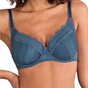Naturana Lace Underwire Bra size 105C / UK 46C